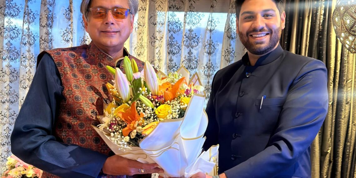 Adv. Maroof Khan Calls on Dr. Shashi Tharoor in Srinagar