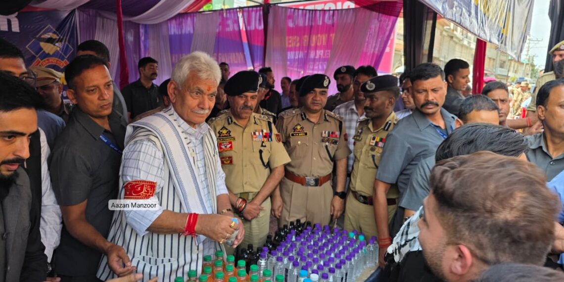 LG Manoj Sinha Joins Main Youm-e-Ashura Procession in Zadibal, Offers Chadar to Zuljinah; Distributes Refreshments