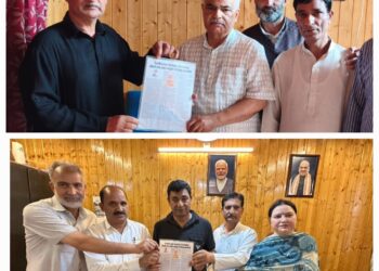 محمد امین شاہ کو عزت افزائ ۔مودی حکومت کے بارہ سال پر “بارہ سالہ افق: اشوک کول اور انور خان کی طرف سے تحریر کرنے پر شاہ کوکیا اعزاز سے سرفراز۔