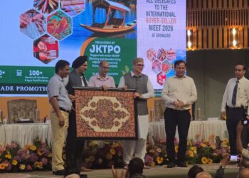 “Need to Create New Exporters Alongside Supporting Existing Ones”: CM Omar Abdullah
