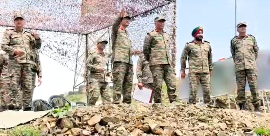 Army Commander Reviews Operational Preparedness Along LoC in Poonch, Krishna Ghati Sectors