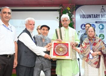 LG Manoj Sinha Backs World-Class Sports Infrastructure for Divyangjan, Visits Voluntary Medicare Society