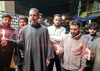 Verinag Residents Hold Candlelight March, Pay Tribute to Martyred Policeman HC Ashiq Hussain