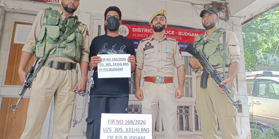 Budgam Police Solve Multiple Theft Cases; Two Accused Arrested, Stolen Gold Ornaments and Cash Recovered