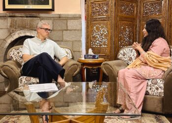 CM Omar Abdullah Meets YourStory Founder Shradha Sharma to Discuss Strengthening Kashmir’s Startup Ecosystem
