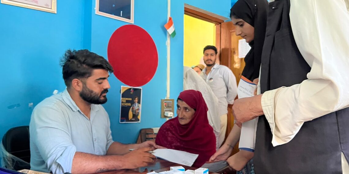 250+ Patients Screened at Free Eye Camp in Aloosa, Bandipora; 32 Patients Referred for Further Treatment