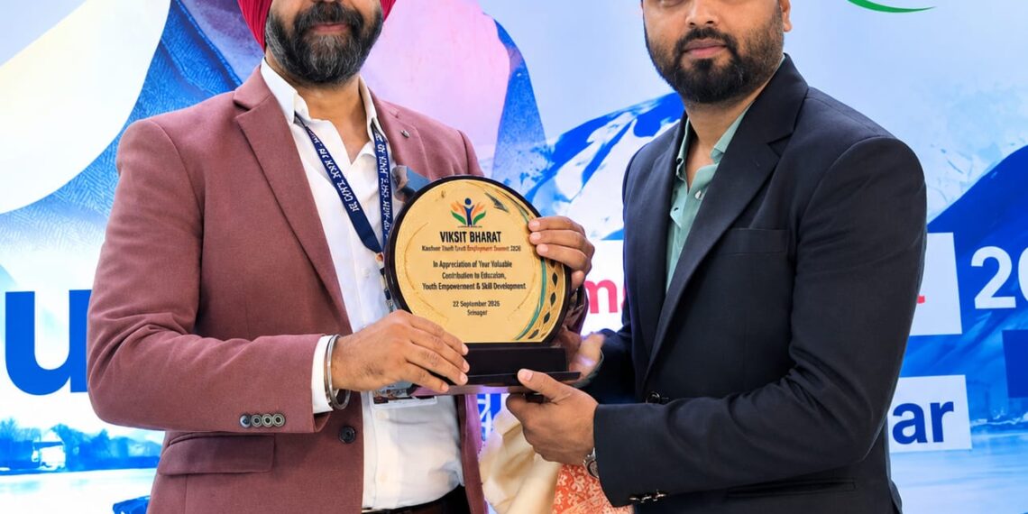 Educationist Manjeet Singh Gill Honoured at Viksit Bharat Kashmir Youth Employment Summit 2026