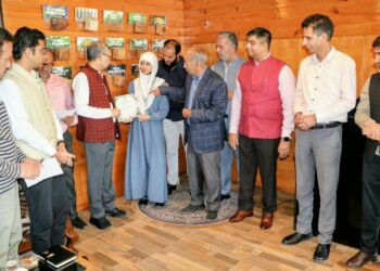 PCCF felicitates School Children for Forest Photography Competition