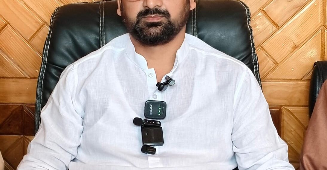 Sameer Bhat Holds Press Conference, Appeals for Alternative Route to Ease Tengpora Srinagar Traffic Pressure
