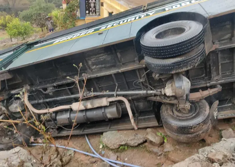 Three BSF personnel injured in Rajouri road accident