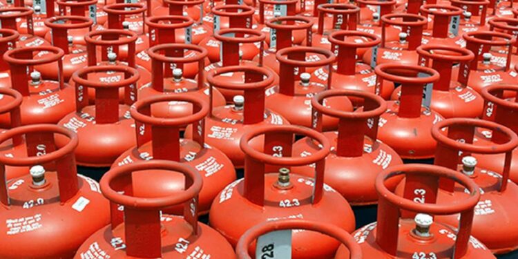 Oil marketing companies increase price of 19 kg commercial LPG cylinder by Rs 39