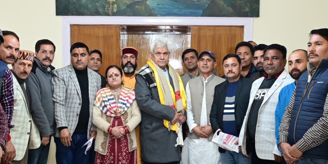 20-member delegation of Padari Tribe calls on Lt Governor