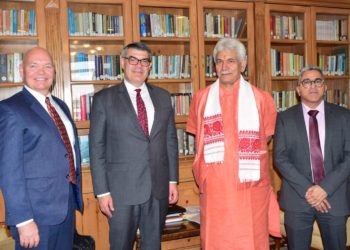 Lt Governor visits Kulgam