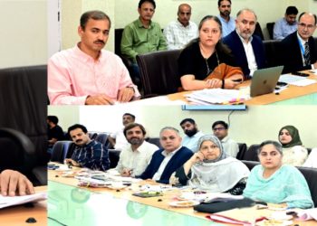 Lt Governor reviews implementation of Social Welfare Schemes in UT of J&K