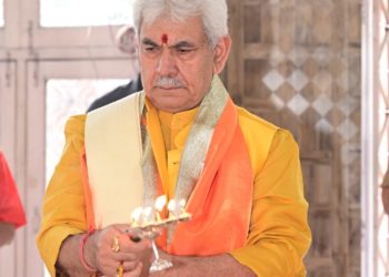 Lt Governor performs Pujan of Shri Amarnathji Chhari Mubarak