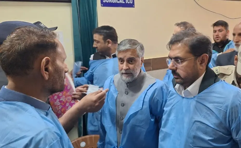 Minister Satish Sharma Visits GMC Anantnag