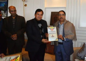 Govt committed towards Horticulture promotion, growers welfare: Javid Dar