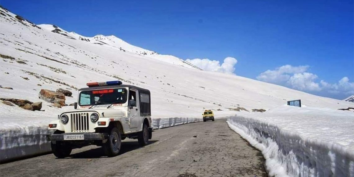 Sinthan Pass Road Closed for All Sorts of Movement Till March 18: Authorities