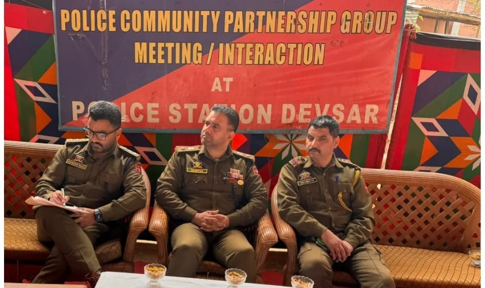 Police facilitates Police Community Partnership Group (PCPG) meeting in Kulgam