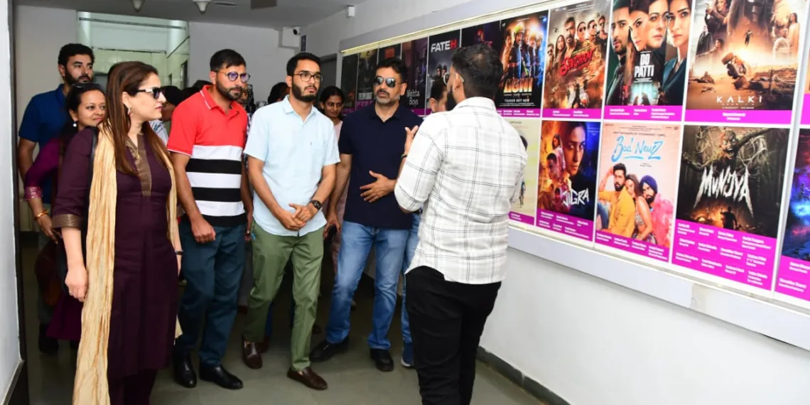 PIB J&K Media Delegation Visits Mumbai Film City