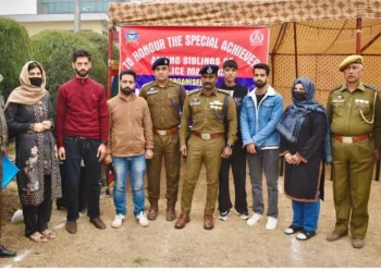 Police honours achievers of siblings of Police Martyrs in Anantnag