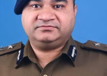 Three soldiers, one policeman injured in Kulgam encounter, Ops on: IGP Kashmir V. K Birdi
