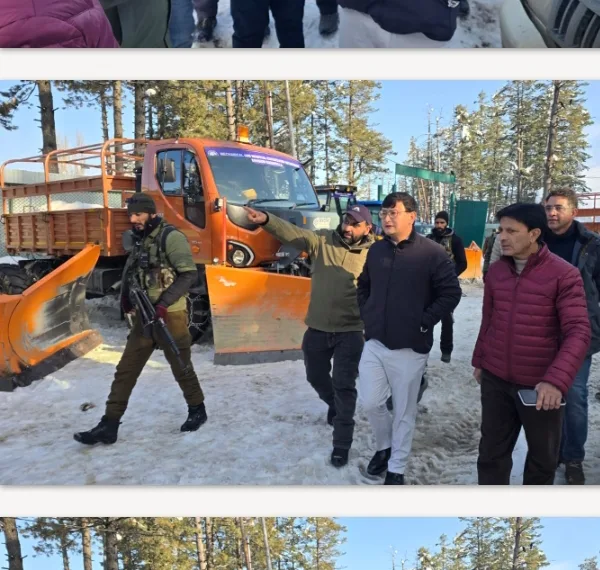 Ensuring Smooth Winter Services: DC Baramulla Reviews Snowfall Response Mechanism in Tangmarg