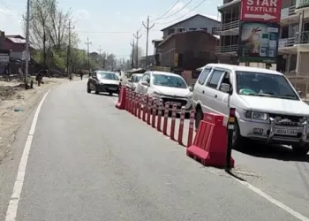 One-Way Traffic System Introduced in Sopore Town on Trial Basis to Ease Congestion