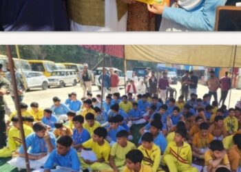 BJP President Sat Sharma Felicitates Students at ‘Mere Sapno Ka Bharat’ Programme in Ganderbal