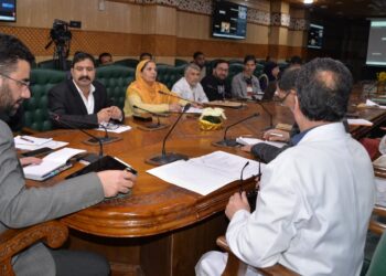 Secretary Heath reviews functioning of SKIMS