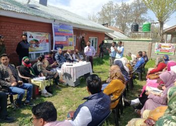 Dr Sehrish Asgar presides Gram sabha meeting at Fatehpora, Calls for Holistic Development of District
