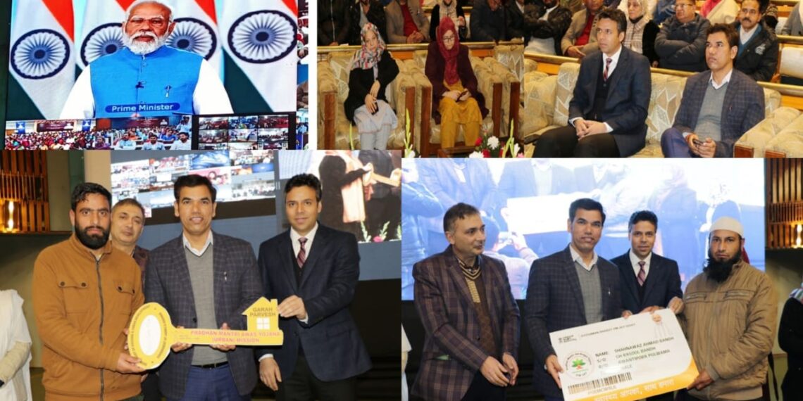 Srinagar Admin Hosts Live Streaming of PM’s Interaction with Beneficiaries, launch of ‘PM-SURAJ’ portal