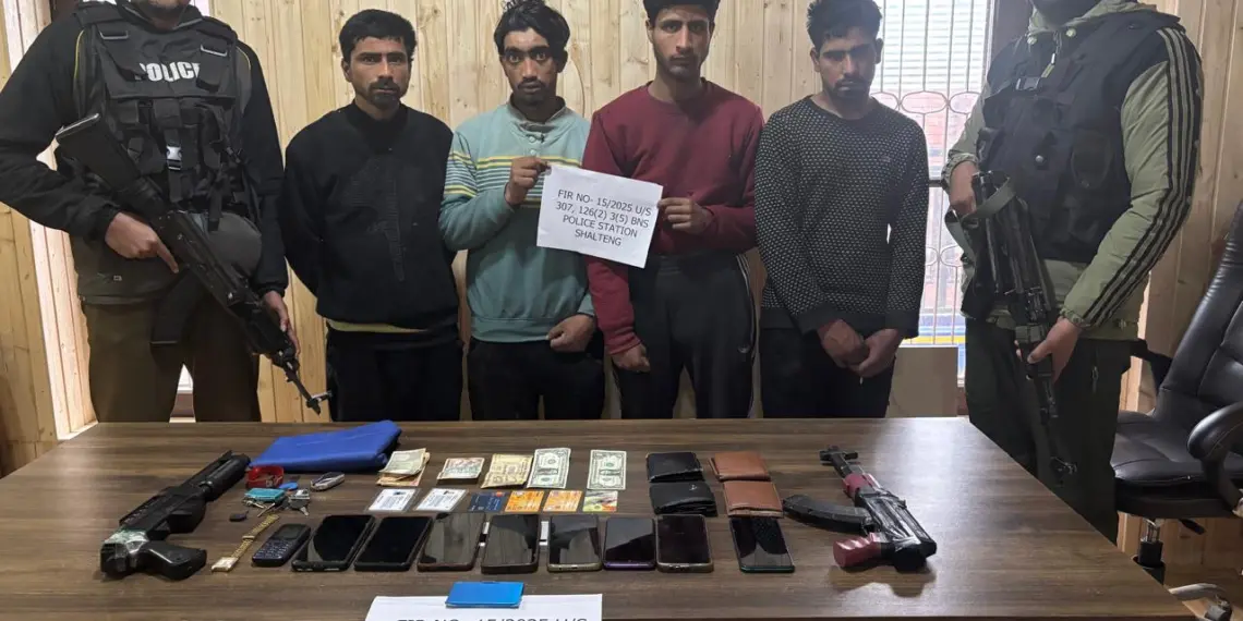 Srinagar Police Arrests Highway Robbers Impersonating Police Commandos