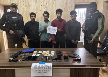 Srinagar Police Arrests Highway Robbers Impersonating Police Commandos