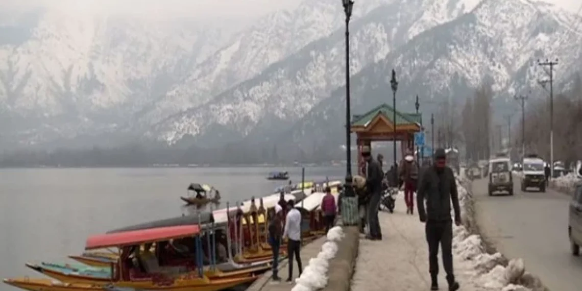 وادی کشمیر میں نئی صبح کا آغاز کے ساتھ سیاحتی شعبہ میں بہتری آئی