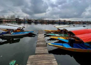 Kashmir valley braces for rain, snowfall: MeT