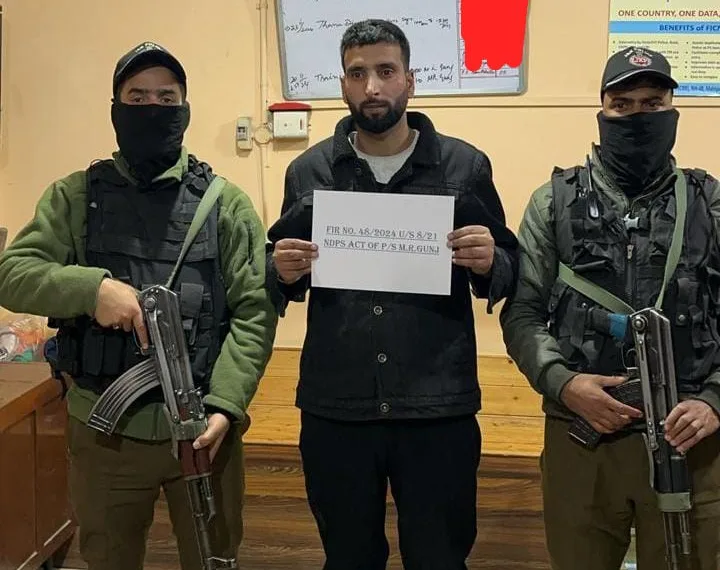 Police arrests drug peddler in Srinagar, Psychotropic substance recovered