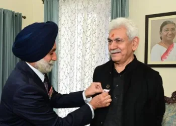 LG Manoj Sinha Honors Armed Forces on Flag Day, Urges Generous Donations