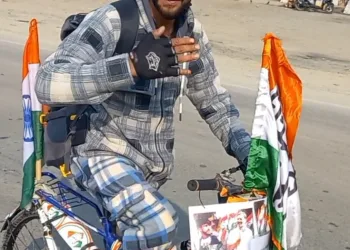 Youth from Bandipora, Kashmir Embarks on Barefoot Bicycle Journey to Meet Rahul Gandhi