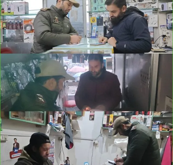 Kulgam Police Inspects SIM Vendors to Prevent Misuse in Qazigund