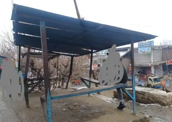 Sonawari Residents Seek Passenger Shed at Sumbal, Decry Administrative Delay