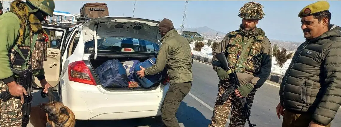 Security Enhanced Across Kulgam Ahead of Republic Day Celebrations, Including on Jammu-Srinagar Highway Near Nayough Tunnel