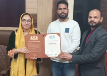 Global Book of Excellence Records presented Certificate of Honour to Dr. Darakhshan Andrabi