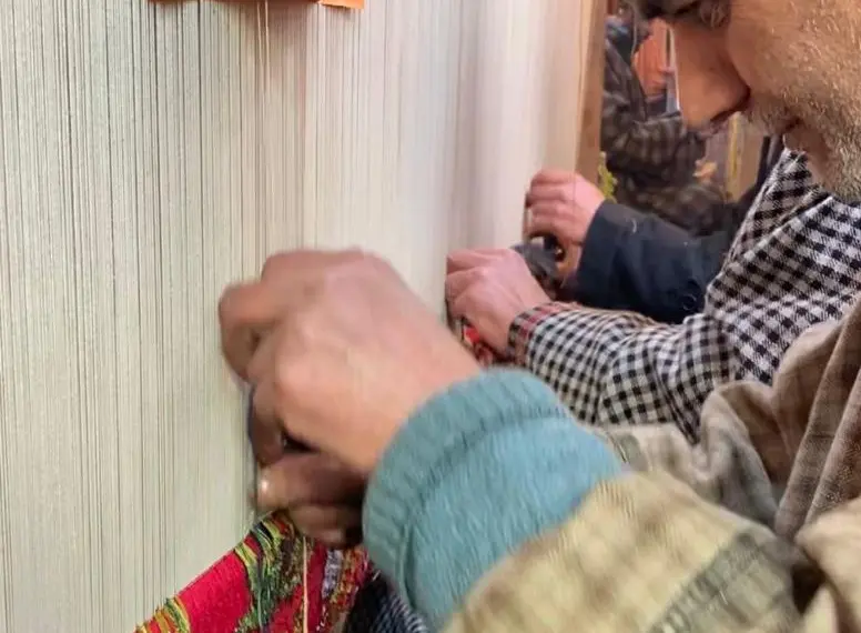 Govt urges artisans, weavers to avail subsidized loans under Credit Card Scheme