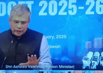 Delhi-Srinagar Train: Passengers required to change trains on route, tickets to remain same: Union Railway Minister