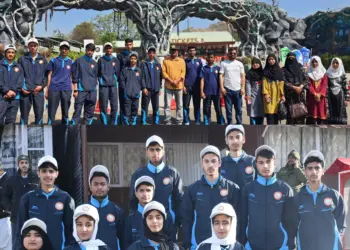 بھارت درشن  کرناہ کے طلباء گجرات کے سفر کے بعد واپس لوٹ آئے