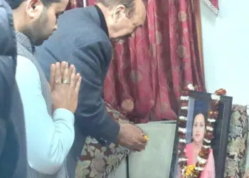 Ghulam Nabi Azad visits Vishal Chopra Residence ,Offers Condolence
