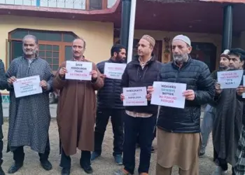 Handloom Weavers Slam EJAC for Supporting Handloom-Handicrafts Merger, Demand Reversal