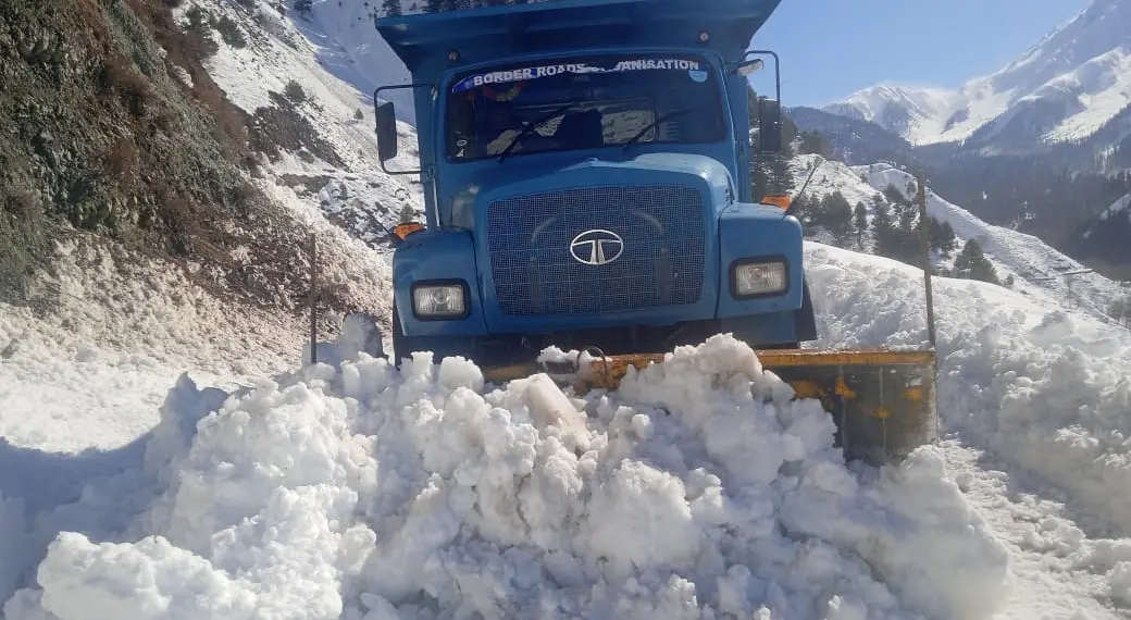 Prolonged Road Blockade in Karnah Triggers Public Outcry