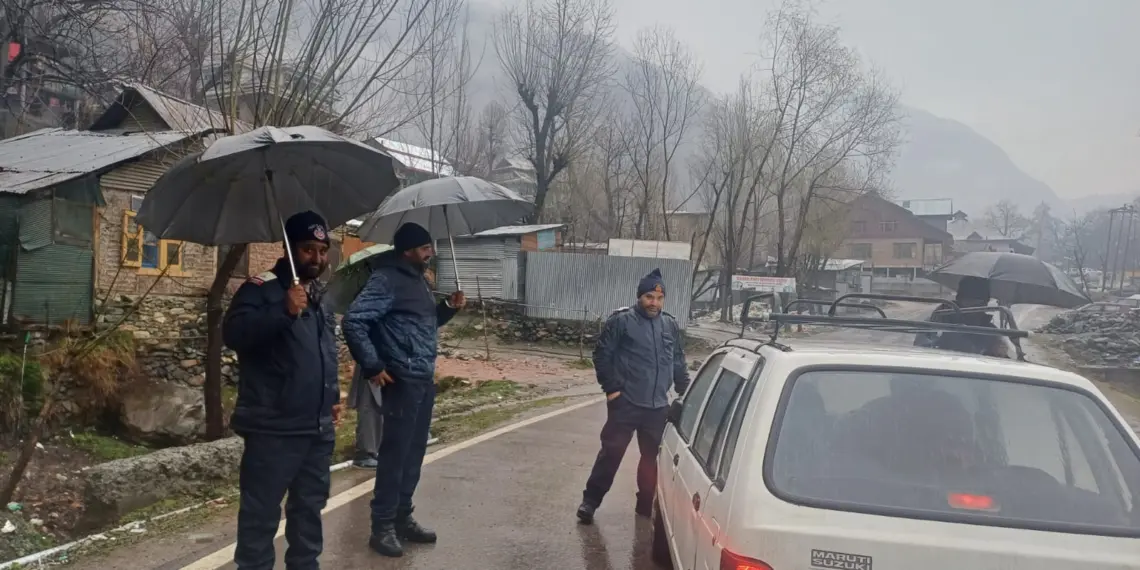 Traffic Police Karnah Ensures Road Safety Amid Heavy Rainfall